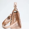 Alia satchel met textuur