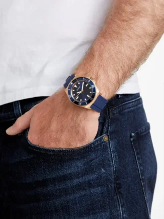Analoog horloge in roségoudkleurig en blauw siliconen