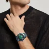 Analoog horloge met iriserende leeuw