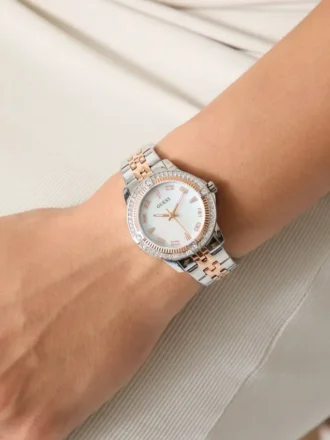 Analoog horloge met roestvrijstalen glas