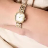 Analoog horloge van gerecycled staal met kristallen