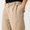Broek met plooien Broek met plooien