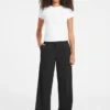 Broek met wijde pijpen Broek met wijde pijpen