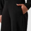 Broek met wijde pijpen Broek met wijde pijpen