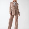 Dalia blazer met enkele rij knopen Dalia blazer met enkele rij knopen