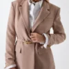 Dalia blazer met enkele rij knopen Dalia blazer met enkele rij knopen