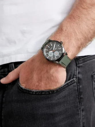 Donker zilverkleurig en groen multifunctioneel siliconenhorloge