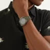 Donker zilverkleurig multifunctioneel horloge Donker zilverkleurig multifunctioneel horloge