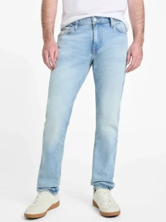Eco Finnley taps toelopende Jeans