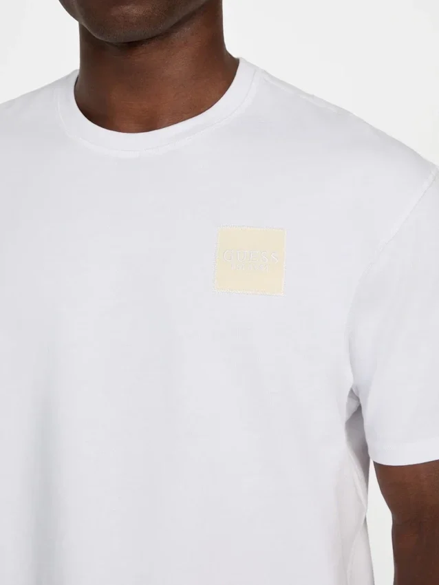 Eco T-shirt met vierkante patch Eco T-shirt met vierkante patch