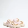 Fasten Raffia-Sandalen
