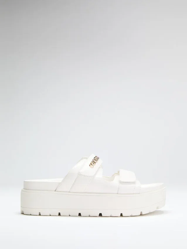 Fasten Sandalen van echt leer Fasten Sandalen van echt leer