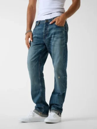 G16 Straight-Leg Jeans