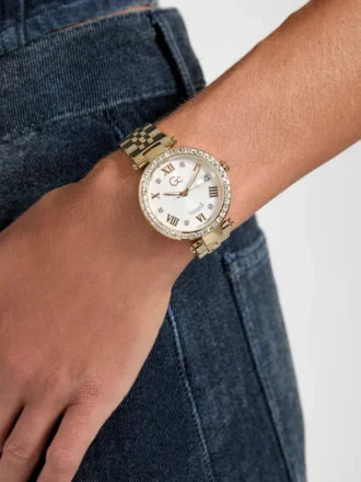Gc goudkleurig analoog horloge