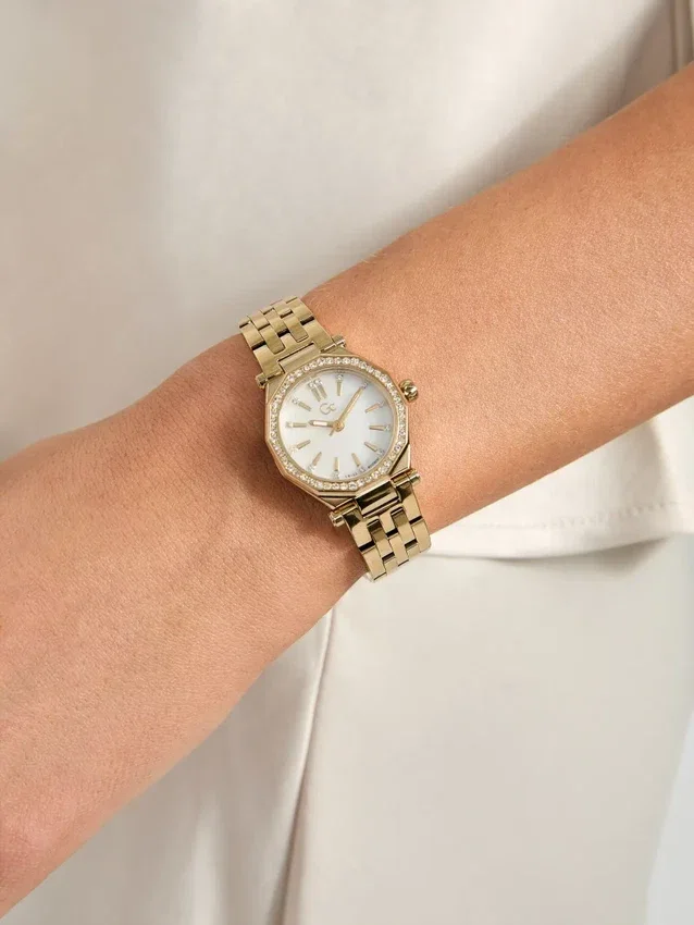 Gc goudkleurig klein analoog horloge Gc goudkleurig klein analoog horloge