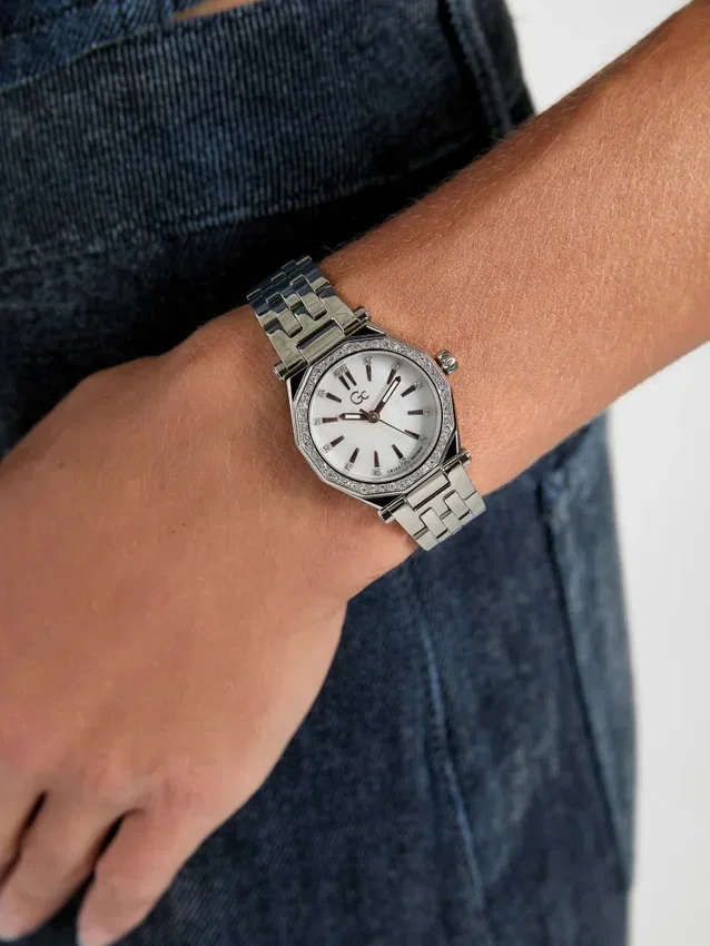 Gc zilverkleurig analoog horloge Gc zilverkleurig analoog horloge