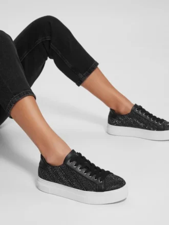 Gelsen lage sneakers met strass-logo