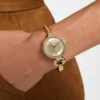 Goudkleurig analoog horloge Goudkleurig analoog horloge