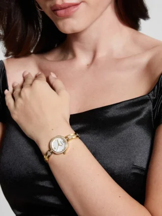 Goudkleurig analoog horloge