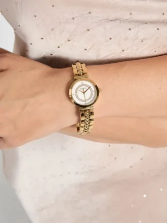 Goudkleurig analoog horloge met kralen