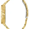 Goudkleurig en groen analoog horloge