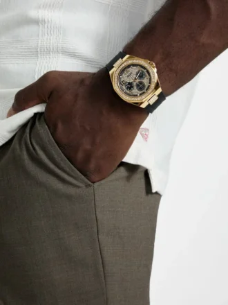 Goudkleurig en zwart multifunctioneel horloge