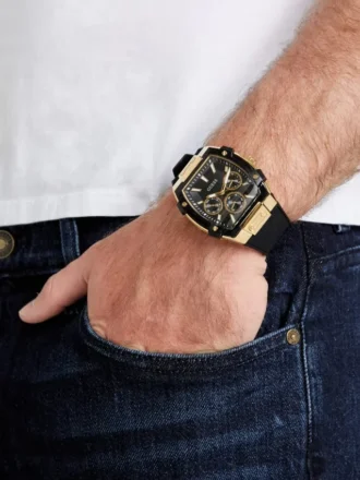 Goudkleurig en zwart multifunctioneel horloge met siliconenband