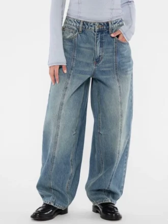guess originals taps toelopende baggy jeans 1 1 330x440 - Guess Originals taps toelopende baggy jeans