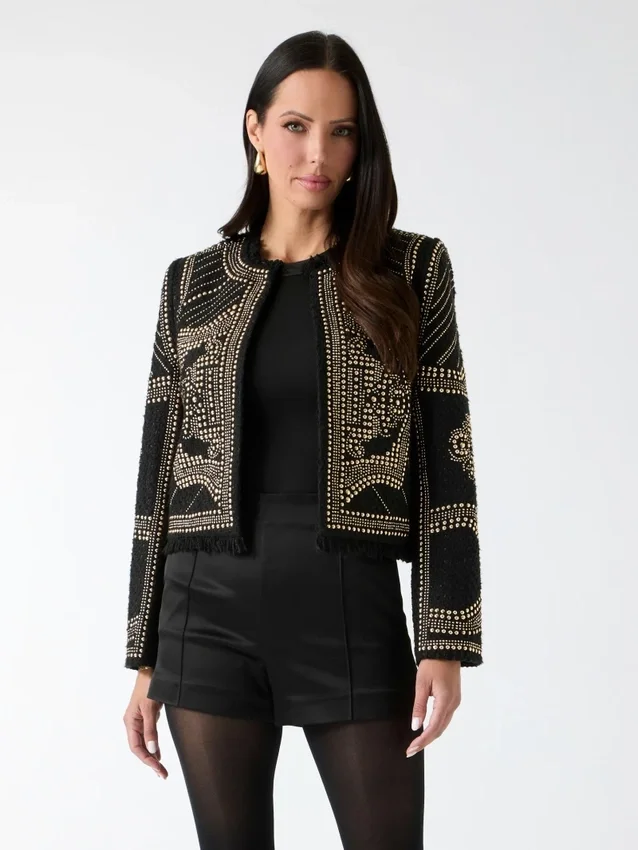 Helene jas met studs en borduursels Helene jas met studs en borduursels