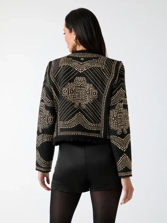 Helene jas met studs en borduursels Helene jas met studs en borduursels
