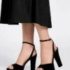 Hitten suède plateausandalen