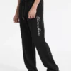 Joggingbroek met opschrift Joggingbroek met opschrift