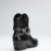 Lansly enkellaarsjes met studs en gesp