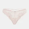 Lea string met bloemenapplicatie Lea string met bloemenapplicatie