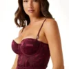 Mara gewatteerde kanten bustier