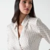 Marciano satijnen wikkelblouse met monogram Marciano satijnen wikkelblouse met monogram