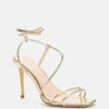 Metalen leren sandalen met bandjes aan de hakken