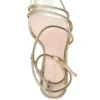 Metalen leren sandalen met bandjes aan de hakken