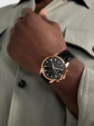Multifunctioneel horloge met roségoudkleurig leer