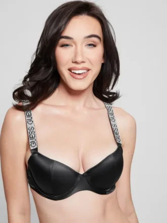 Naomi versierde beha