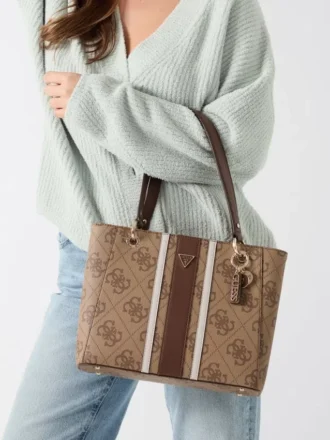 Noelle Shopper