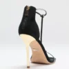 Olivia T-bandje met strass-steentjes en Stiletto’s