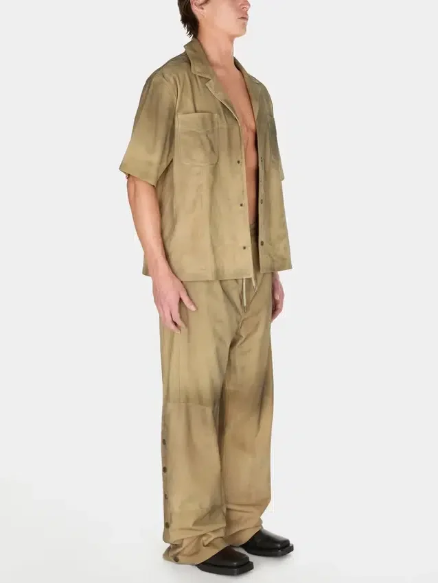 Relaxed broek van suède met drukknopen Relaxed broek van suède met drukknopen