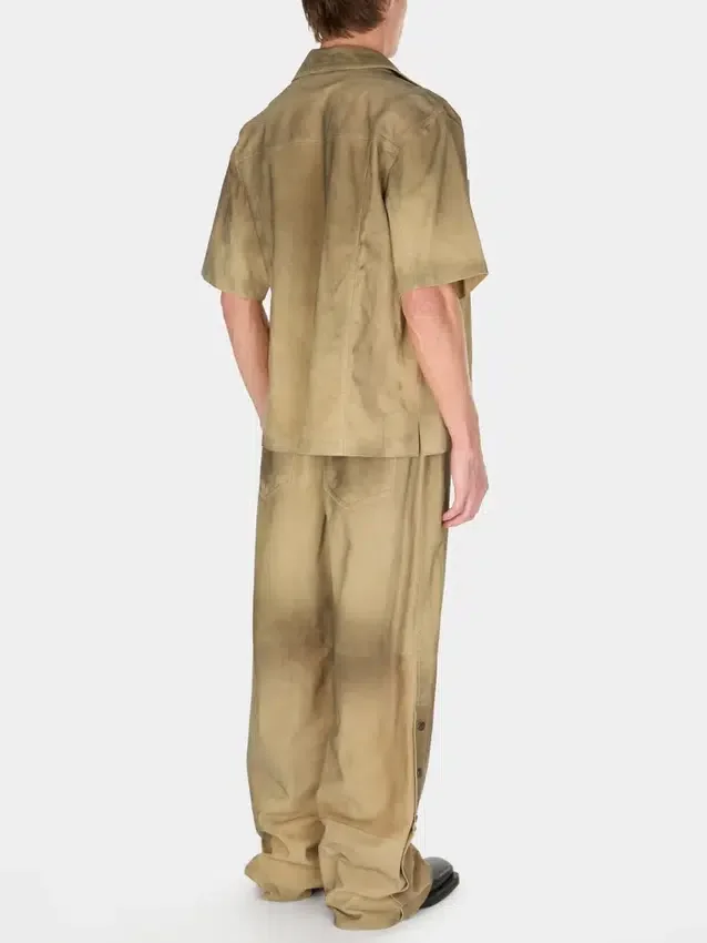 Relaxed broek van suède met drukknopen Relaxed broek van suède met drukknopen