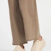 Ronii lage sneakers met pioenroos in reliëf