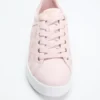 Ronii lage sneakers met pioenroos in reliëf