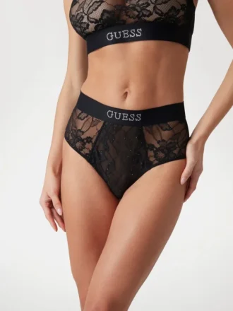 Sara hoog uitgesneden slip