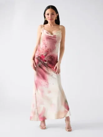 Sara versierde maxi-jurk