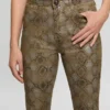 Sexy flared jeans met pythonprint Sexy flared jeans met pythonprint