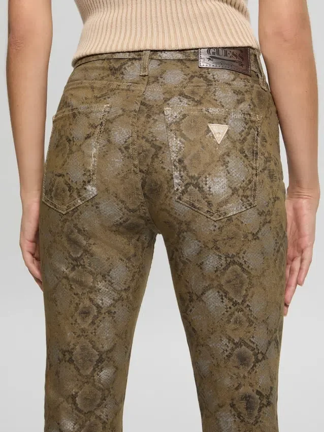 Sexy flared jeans met pythonprint Sexy flared jeans met pythonprint